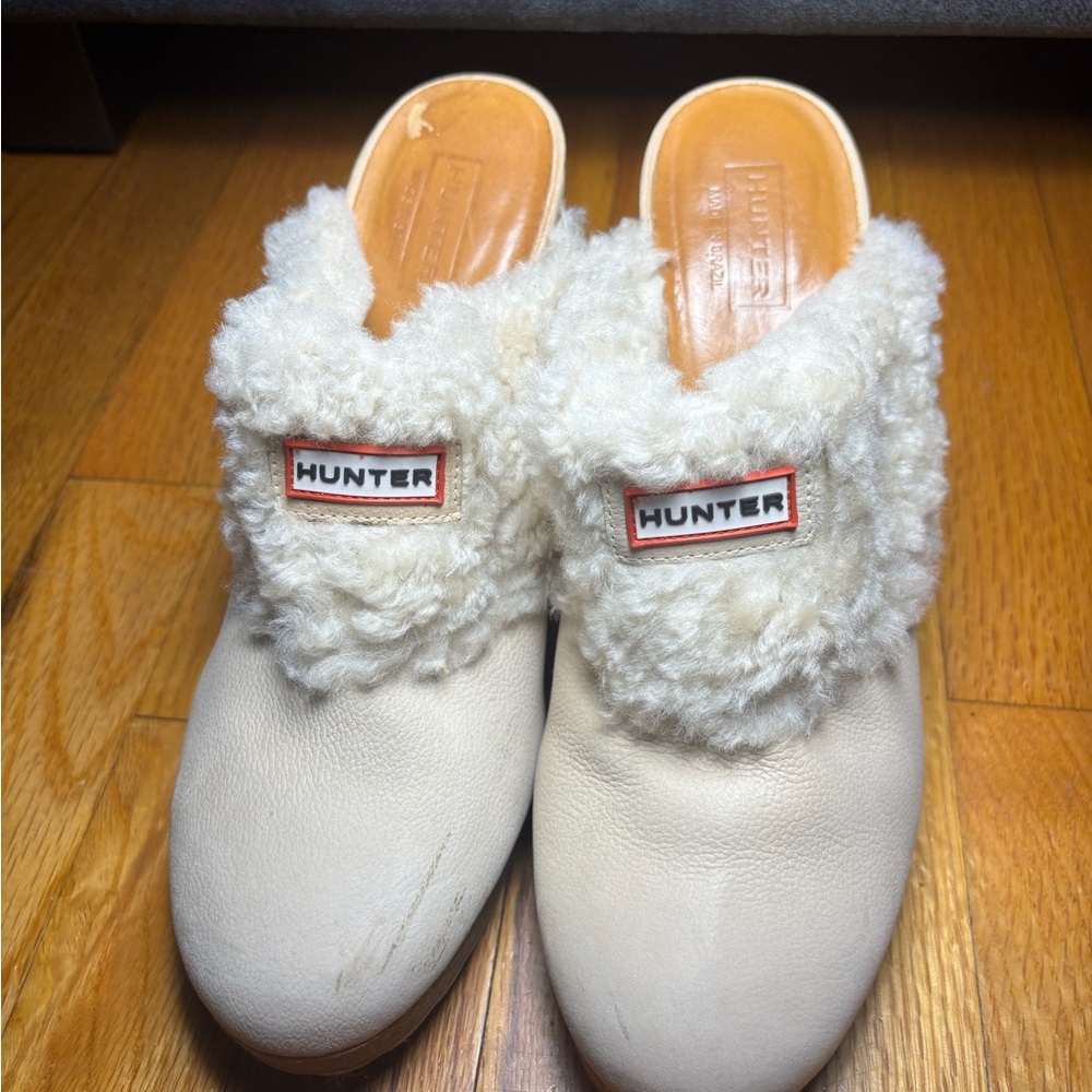 Hunter Cream Shearling Slip-On Clogs